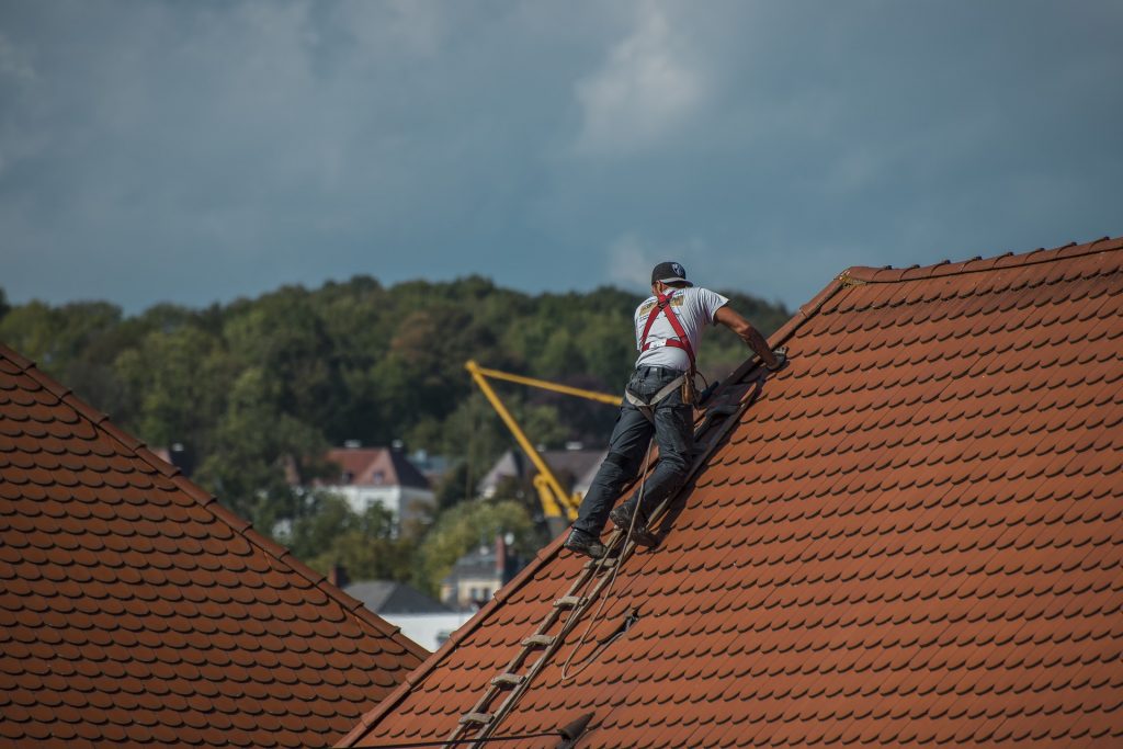 Odpowiednie pokrycie dachu – rodzaje i różnice